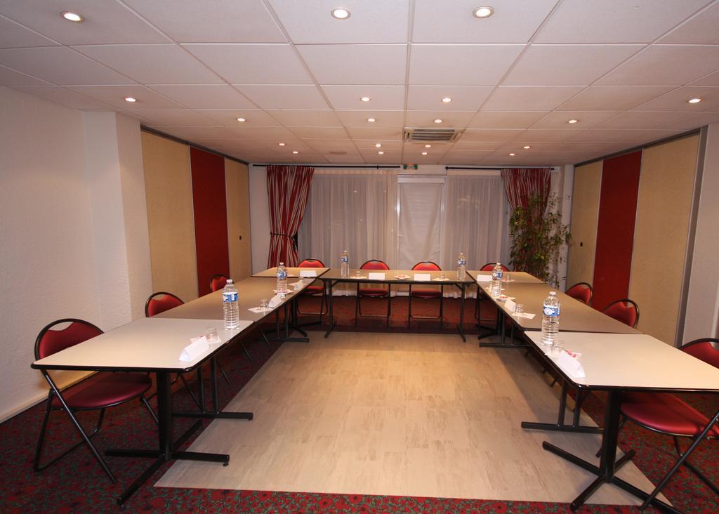 Ibis Clermont Ferrand Sud Herbet Экстерьер фото