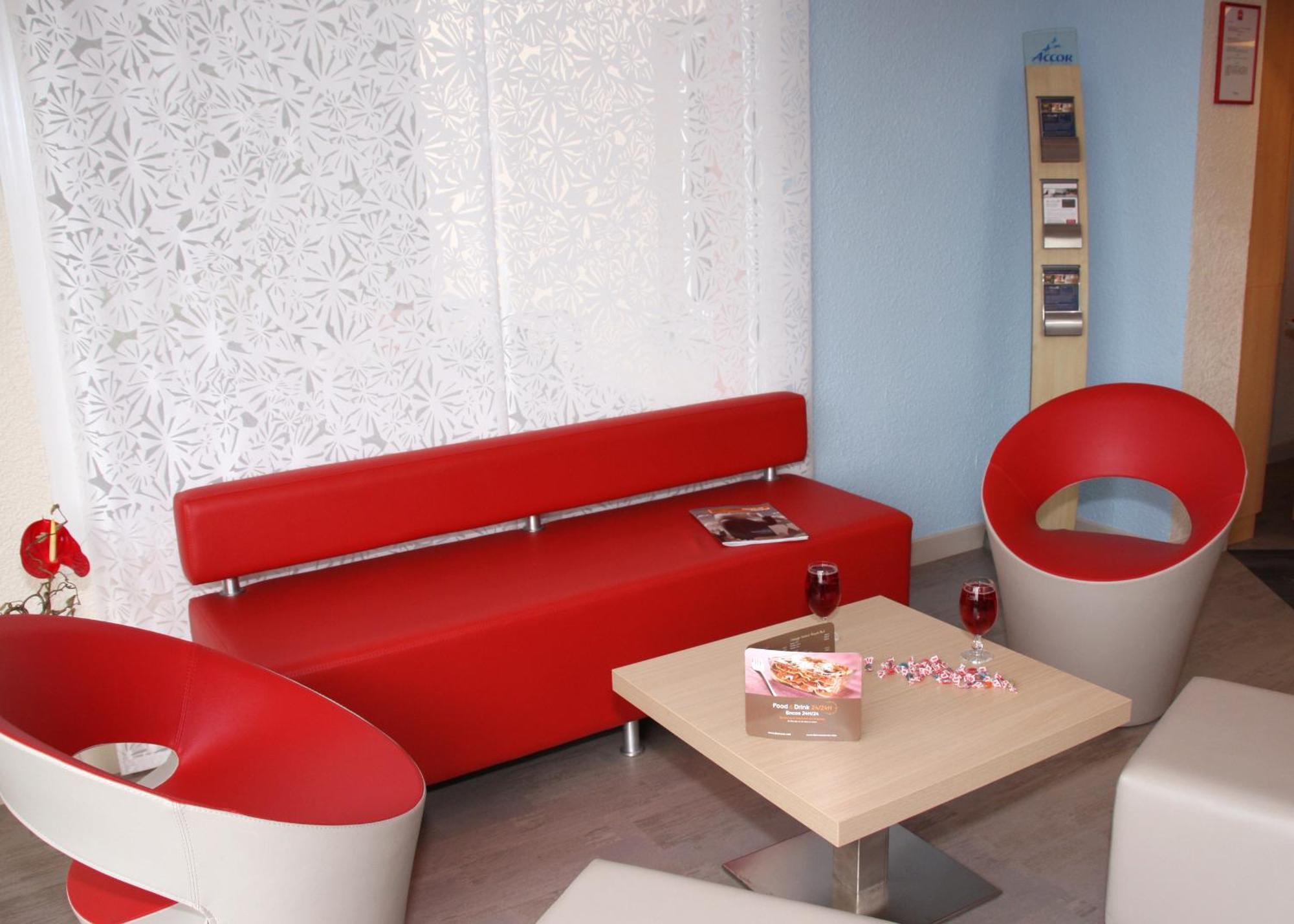 Ibis Clermont Ferrand Sud Herbet Экстерьер фото