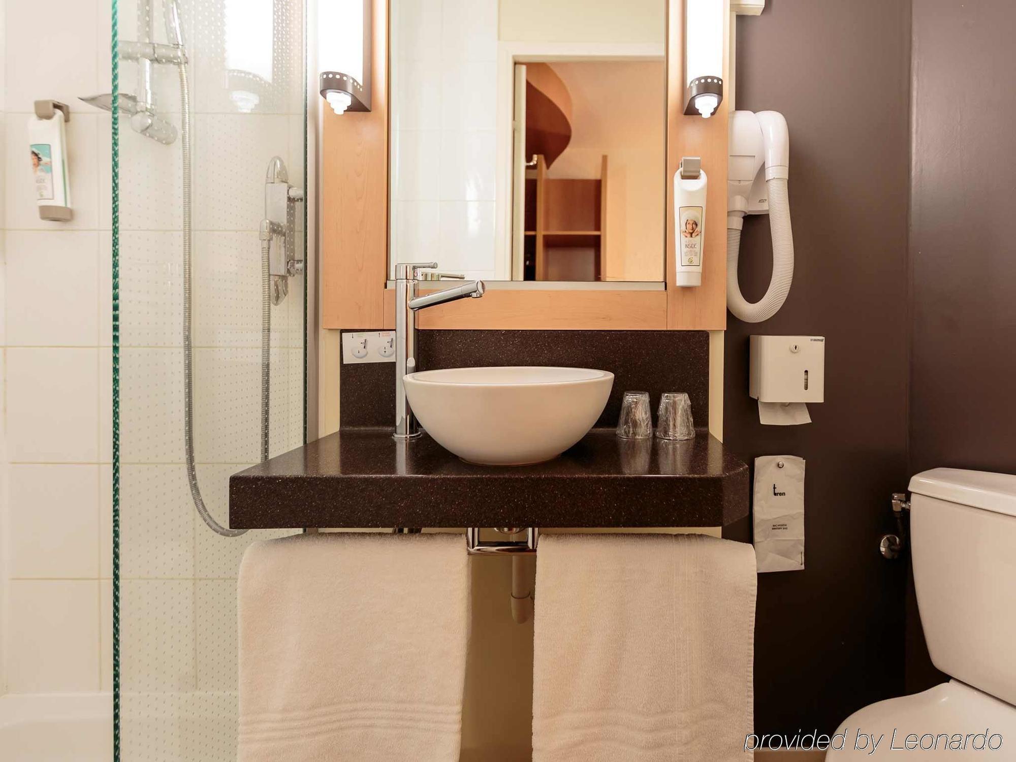 Ibis Clermont Ferrand Sud Herbet Экстерьер фото