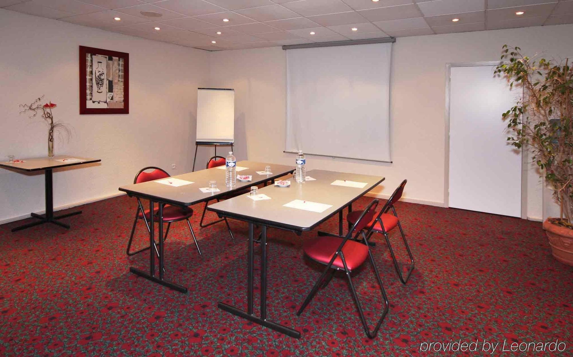 Ibis Clermont Ferrand Sud Herbet Экстерьер фото