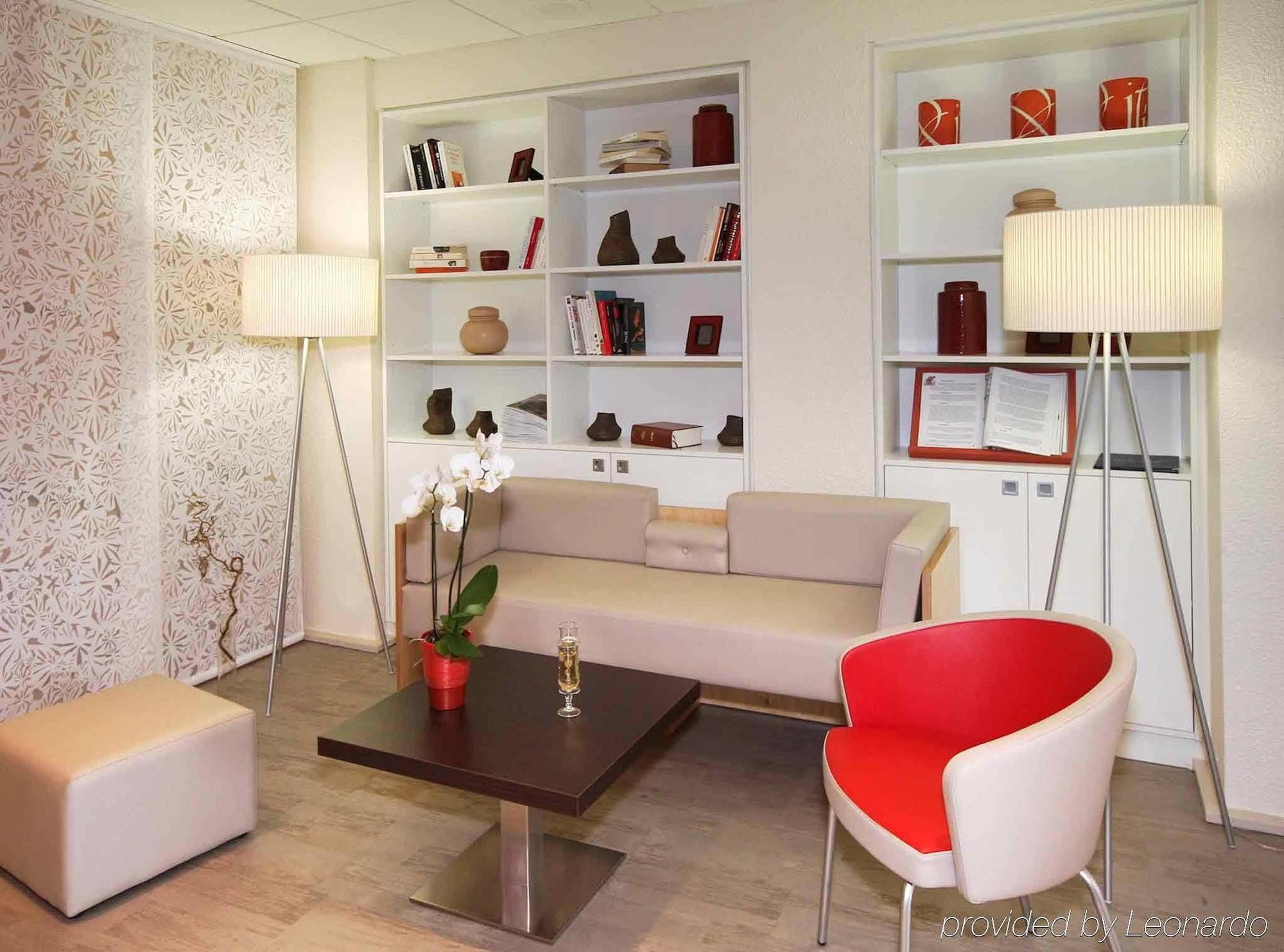 Ibis Clermont Ferrand Sud Herbet Экстерьер фото